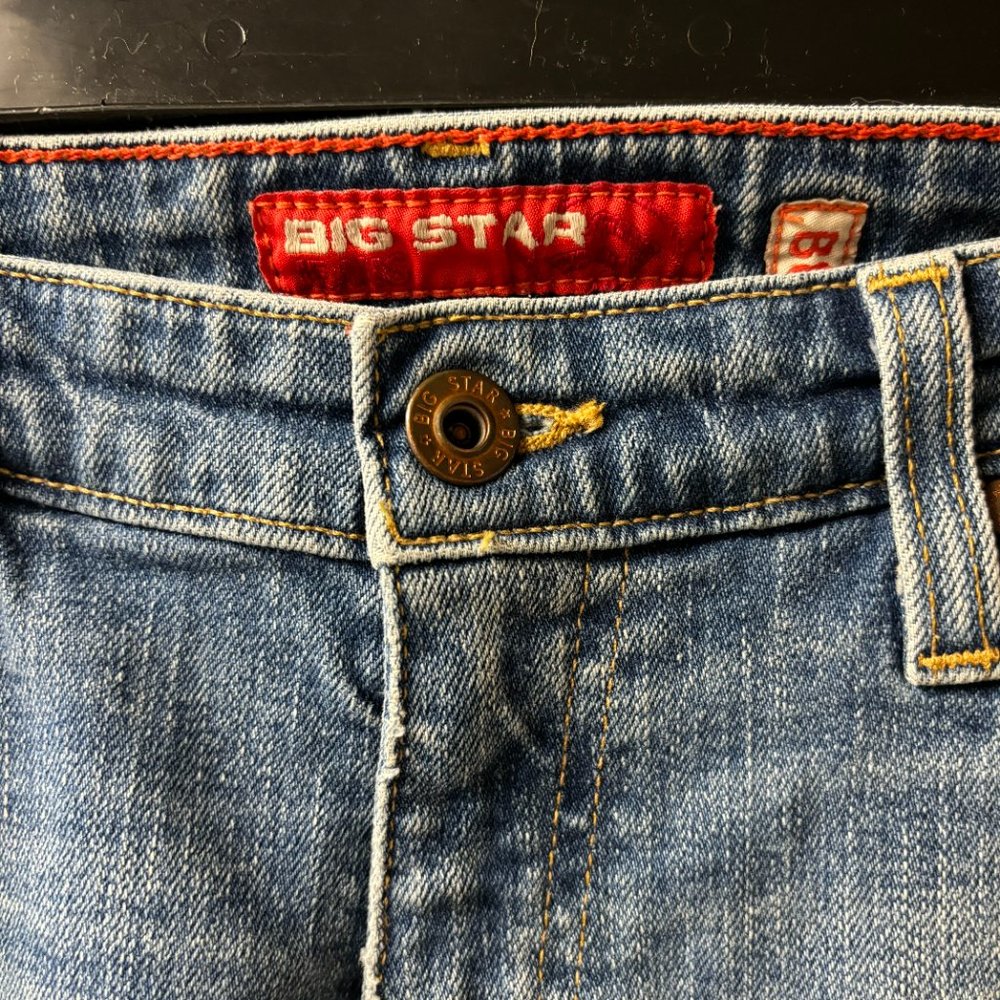 Big Star Sweet Low Boot Cutoff Jean Shorts Size 30T Raw Hem - Picture 4 of 16
